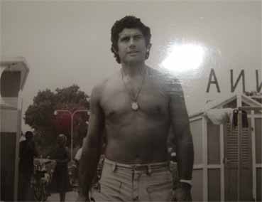 agostini sans sa camisole de force.jpg