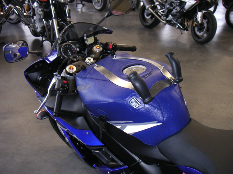 yamaha_r1_2005.jpg