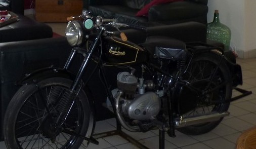 moto inconnue.jpg