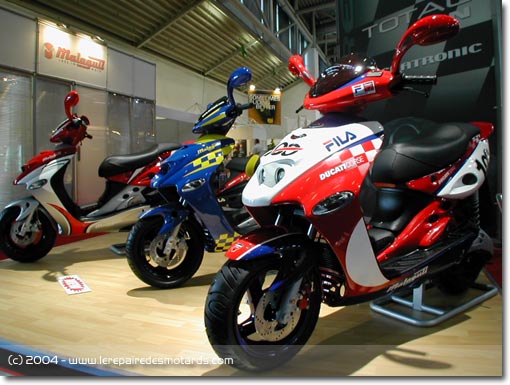 intermot2004_074.jpg