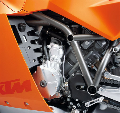 2004-ktm-rc8-07-zoom.jpg