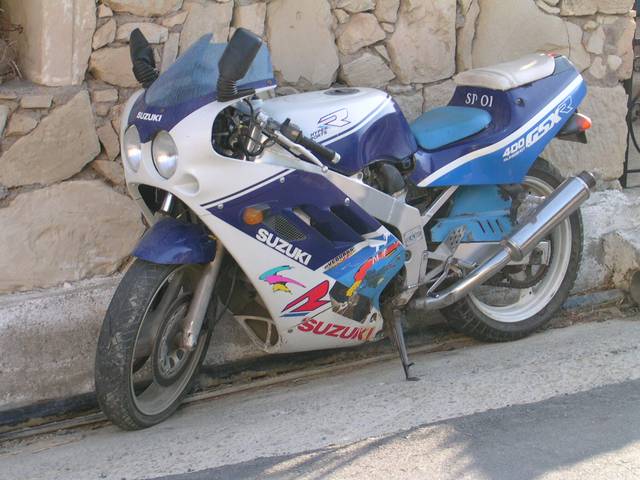 gsxr 400 .jpg
