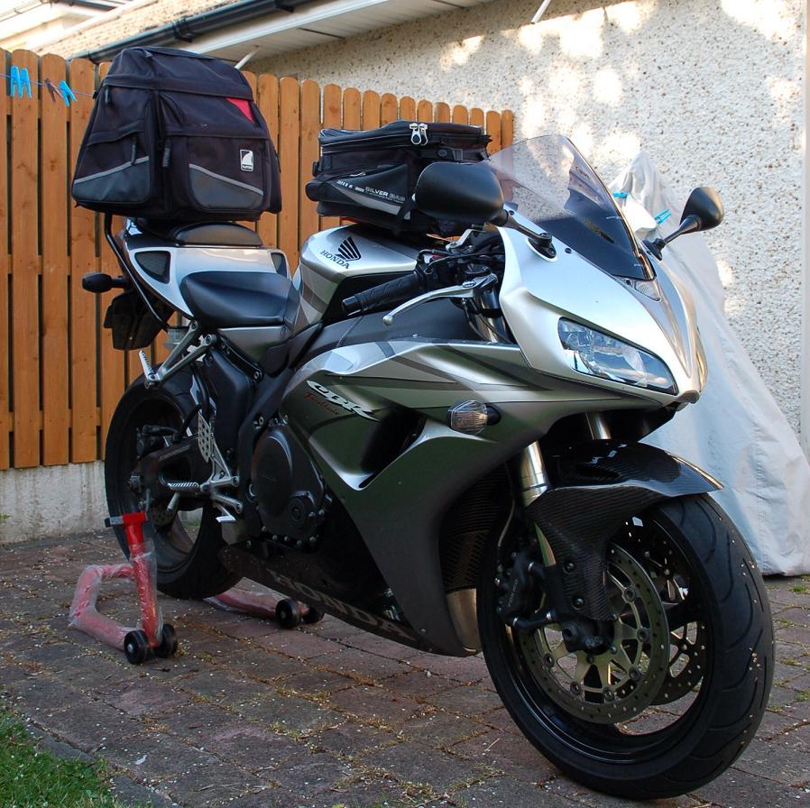cbr1000rr-6 road bike.jpg